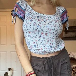 “Almost Famous” Cropped Floral Top!!